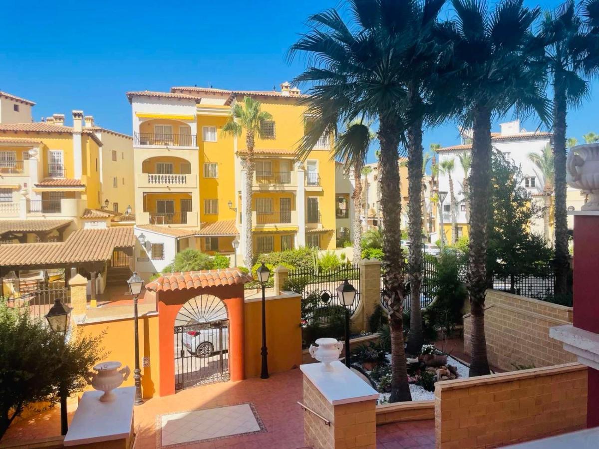 Beach Apartament In Torrevieja Exteriör bild